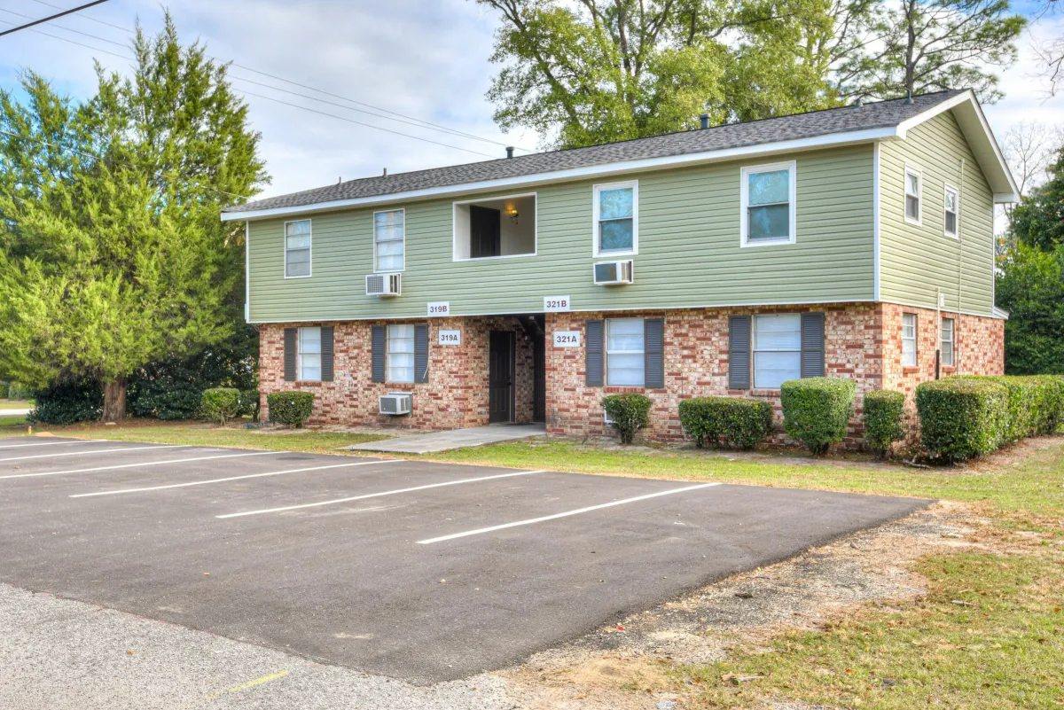 Cedar Pines Apartments
